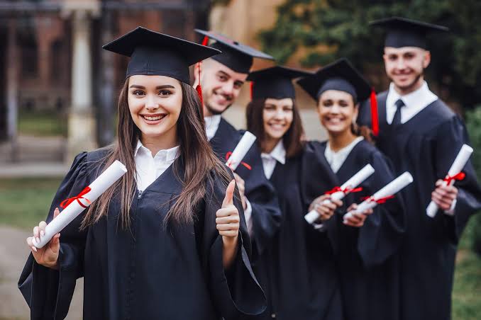 Xaricdə Təhsil&nbsp;Proqramında məzunları lider olan universitetlər&nbsp;- SİYAHI
