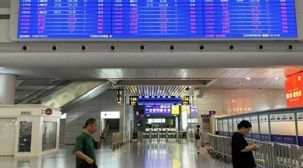 Tayfun tehlikesi nedeniyle uçuşlar iptal edildi - Sakinler&nbsp;tahliye ediliyor