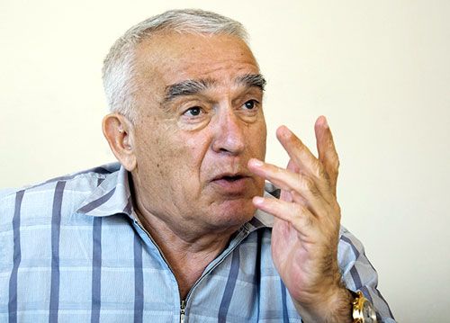 Çingiz Əlioğlu vəfat etdi