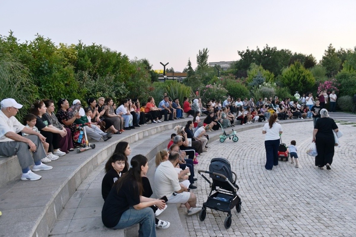 Bakıda axşam konsertləri keçirilir - FOTOLAR