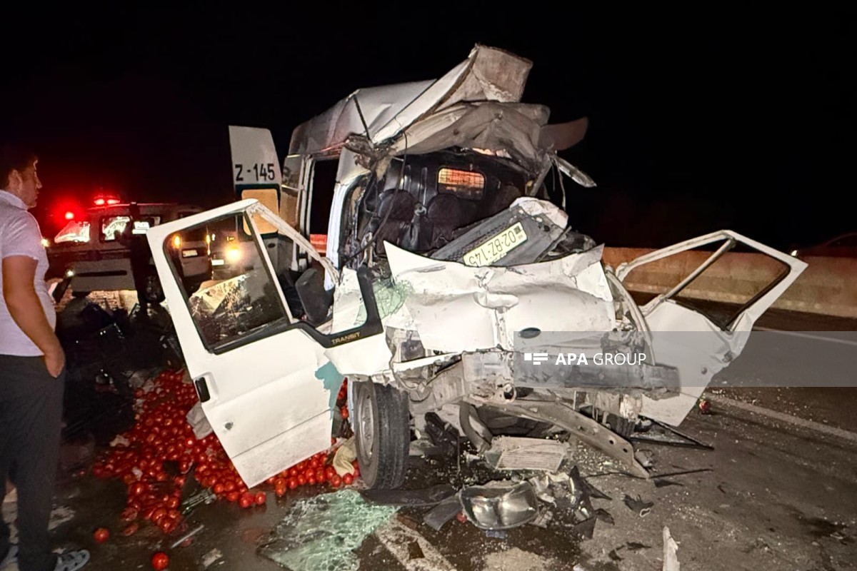 Ucarda iki yük maşını toqquşdu, ölənlər var - FOTO