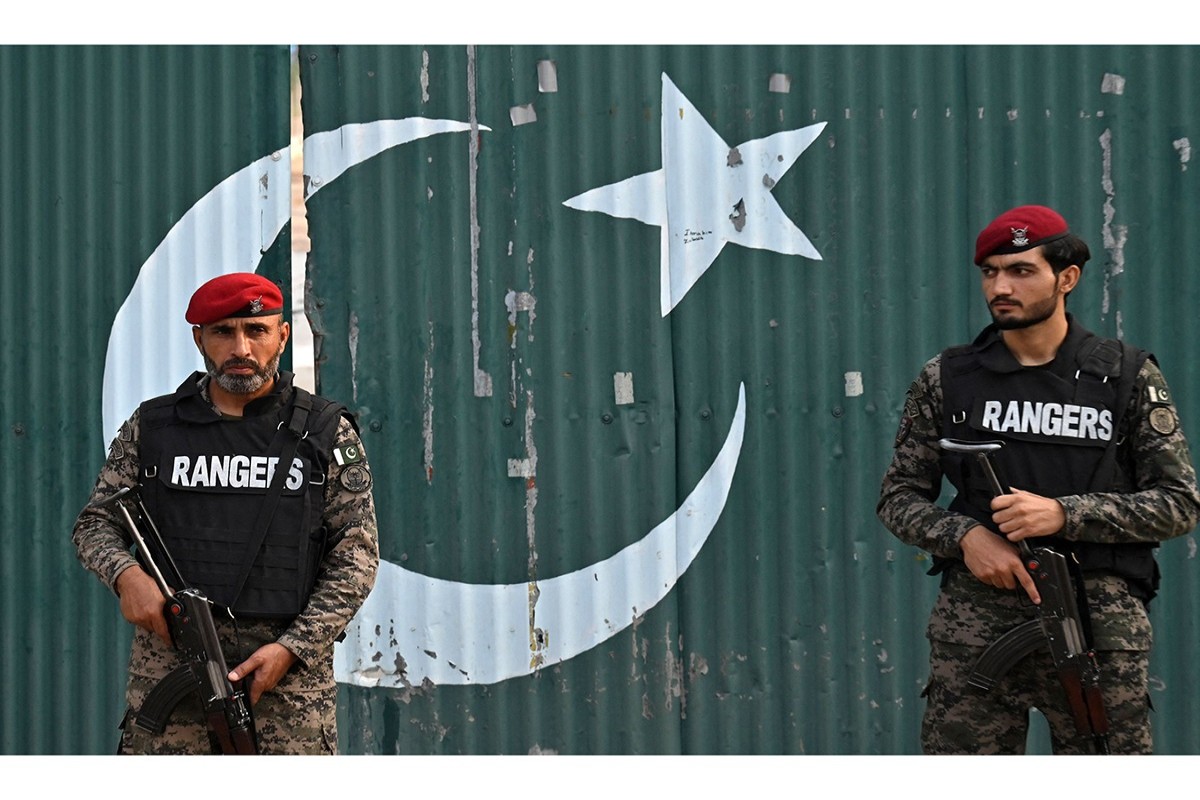 Pakistanda əməliyyat:&nbsp;17 silahlı öldürülüb