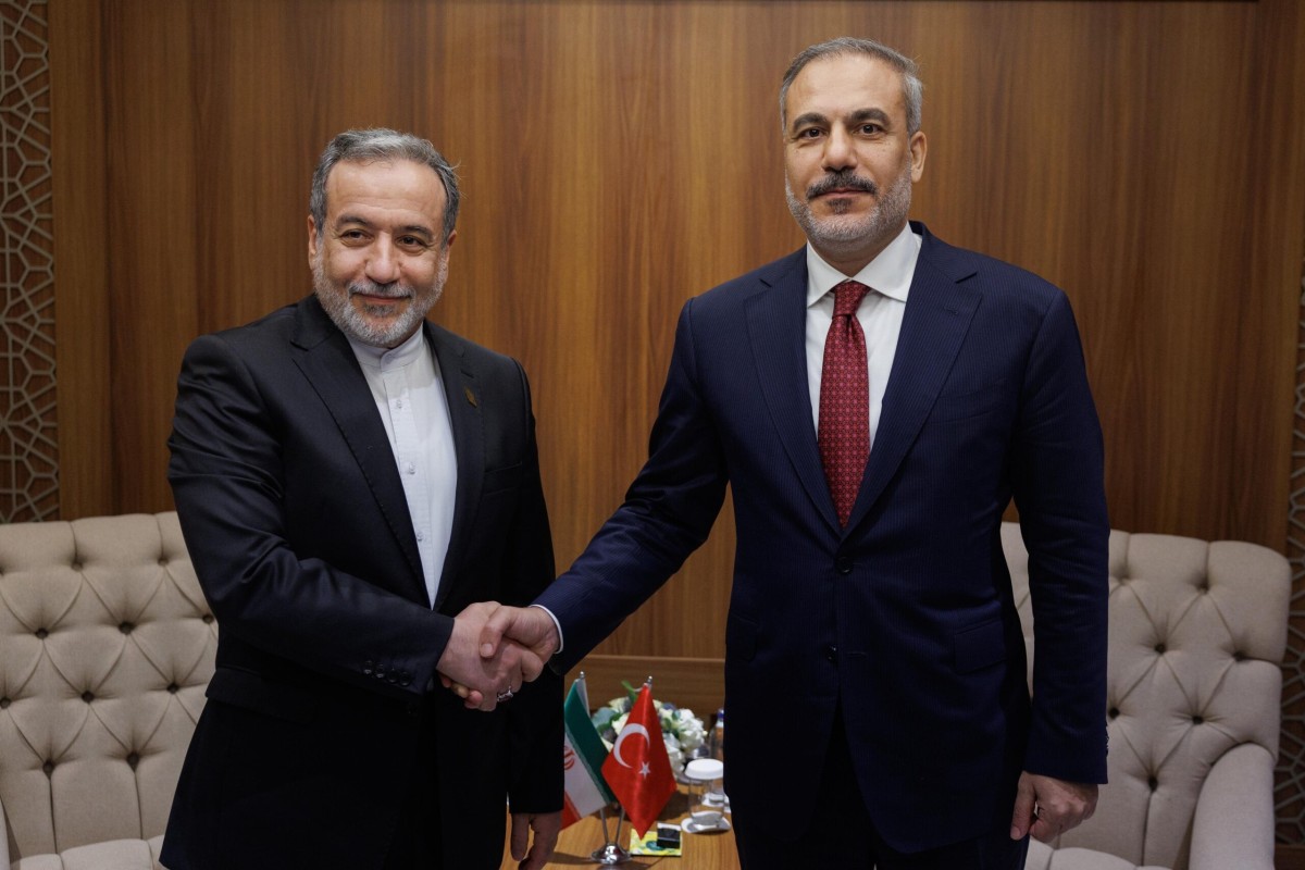 Fidan Abbas Əraqçi ilə atəşkəsi müzakirə edib