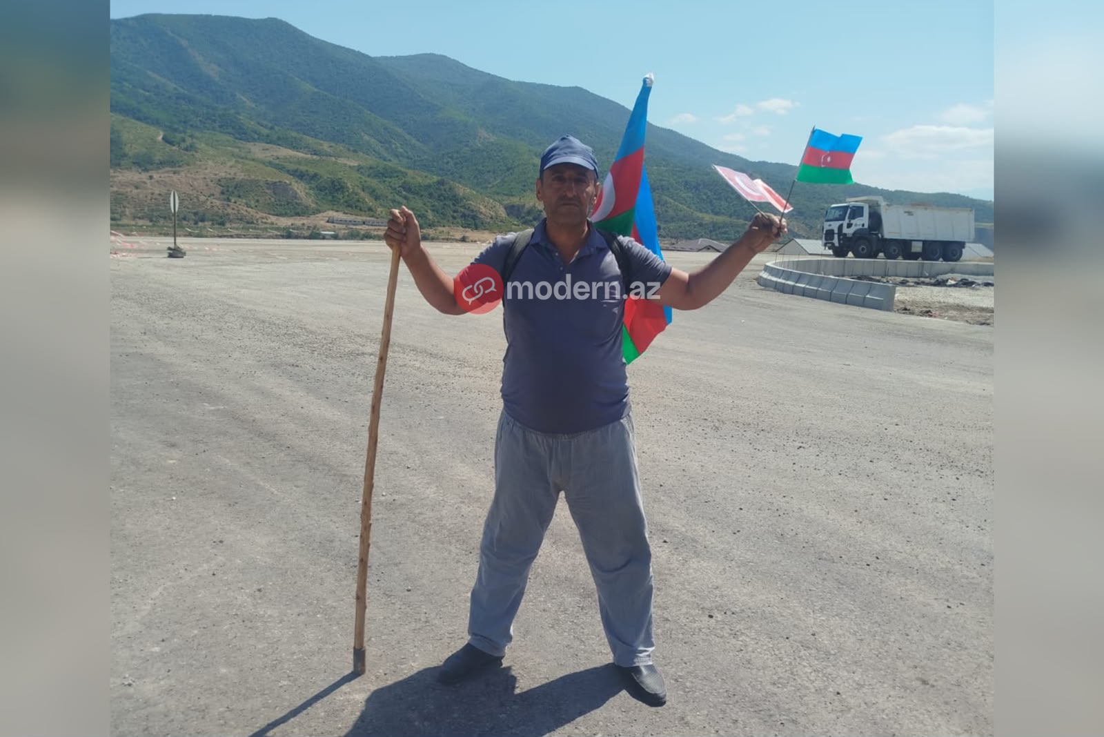 57 yaşlı veteran Bakıdan Qarabağa piyada GEDİB