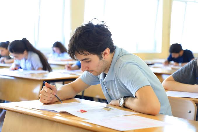 Müəllimlik ixtisasını seçən oğlanlara təqaüd veriləcək - AÇIQLAMA