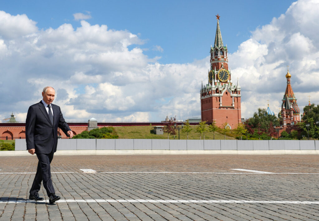 Почему Россия так поступает…