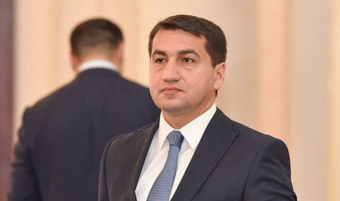 Prezidentin köməkçisi Daşkənddə&nbsp;aldığı hədiyyəni paylaşdı - FOTO