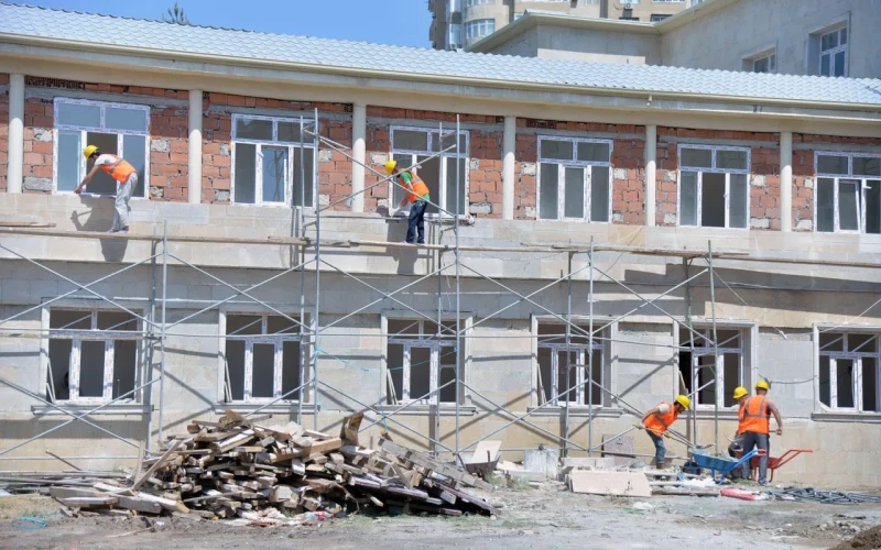 Bakıda 3 məktəb sökülüb yenidən tikilir