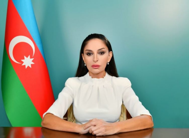 Şavkat Mirziyoyev&nbsp;Mehriban Əliyevanı təbrik etdi
