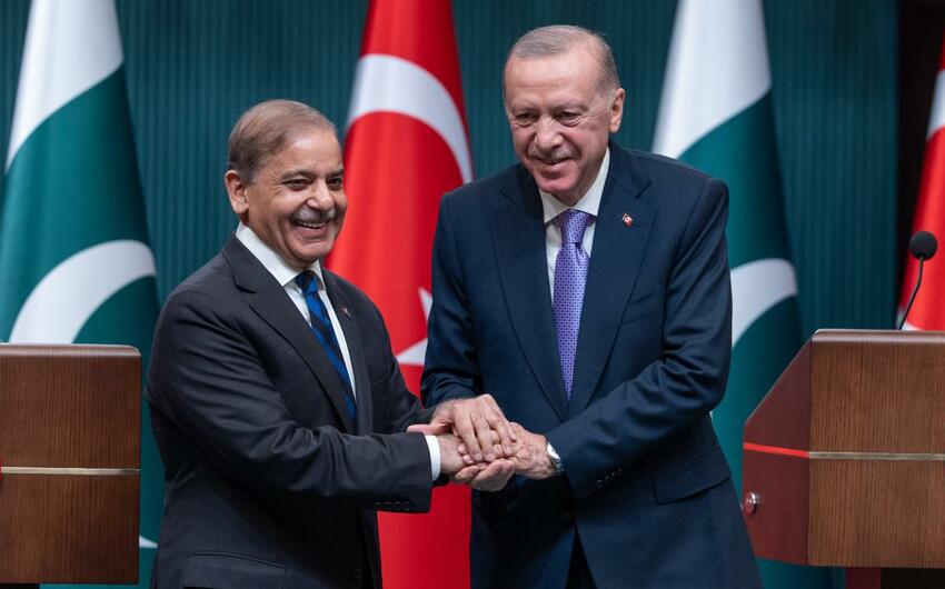 "Yanımızda polad divar kimi dayanıb"
