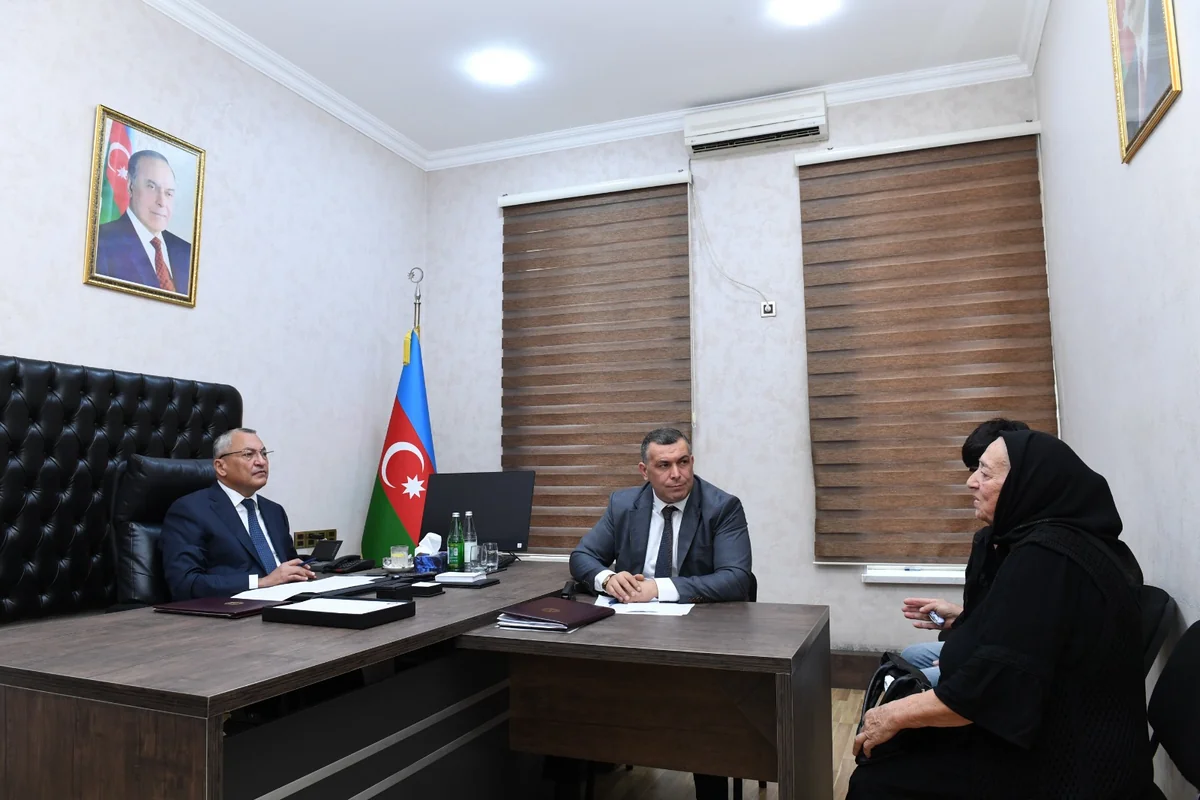 Rövşən Rzayev vətəndaş qəbulu keçirib - GÖRÜNTÜ