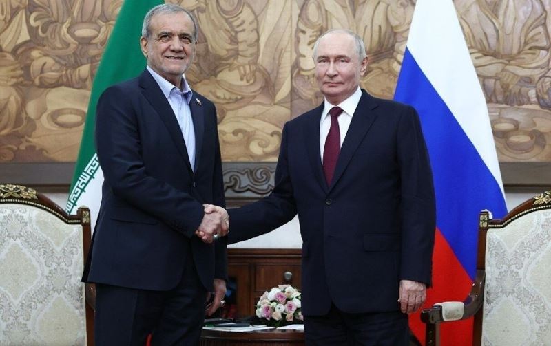 Putin Pezeşkiana: &ldquo;Salamımı Ali Rəhbərə çatdırın&rdquo;