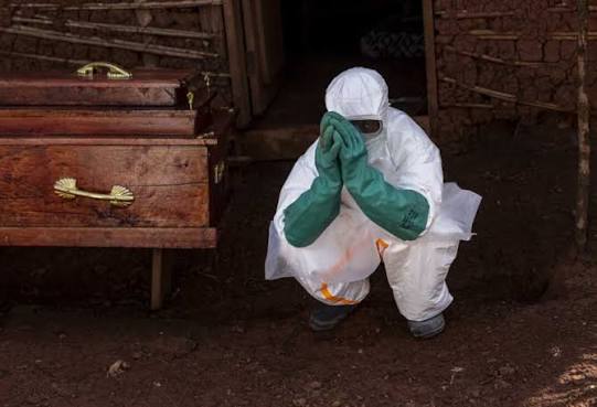 ÜST: Ebola tarixin ən sürətli yayılan epidemiyasıdır