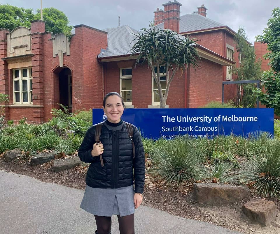 Azerbaijani student studying in Melbourne asks for help
