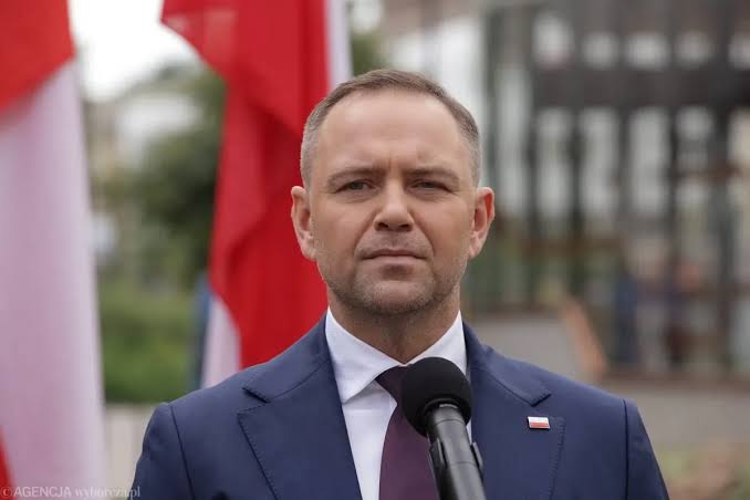 Polşa Prezidenti istintaqa dəvət olundu