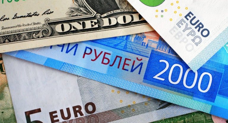 Yeni məzənnələr - avro, rubl bahalaşdı, dollar isə...