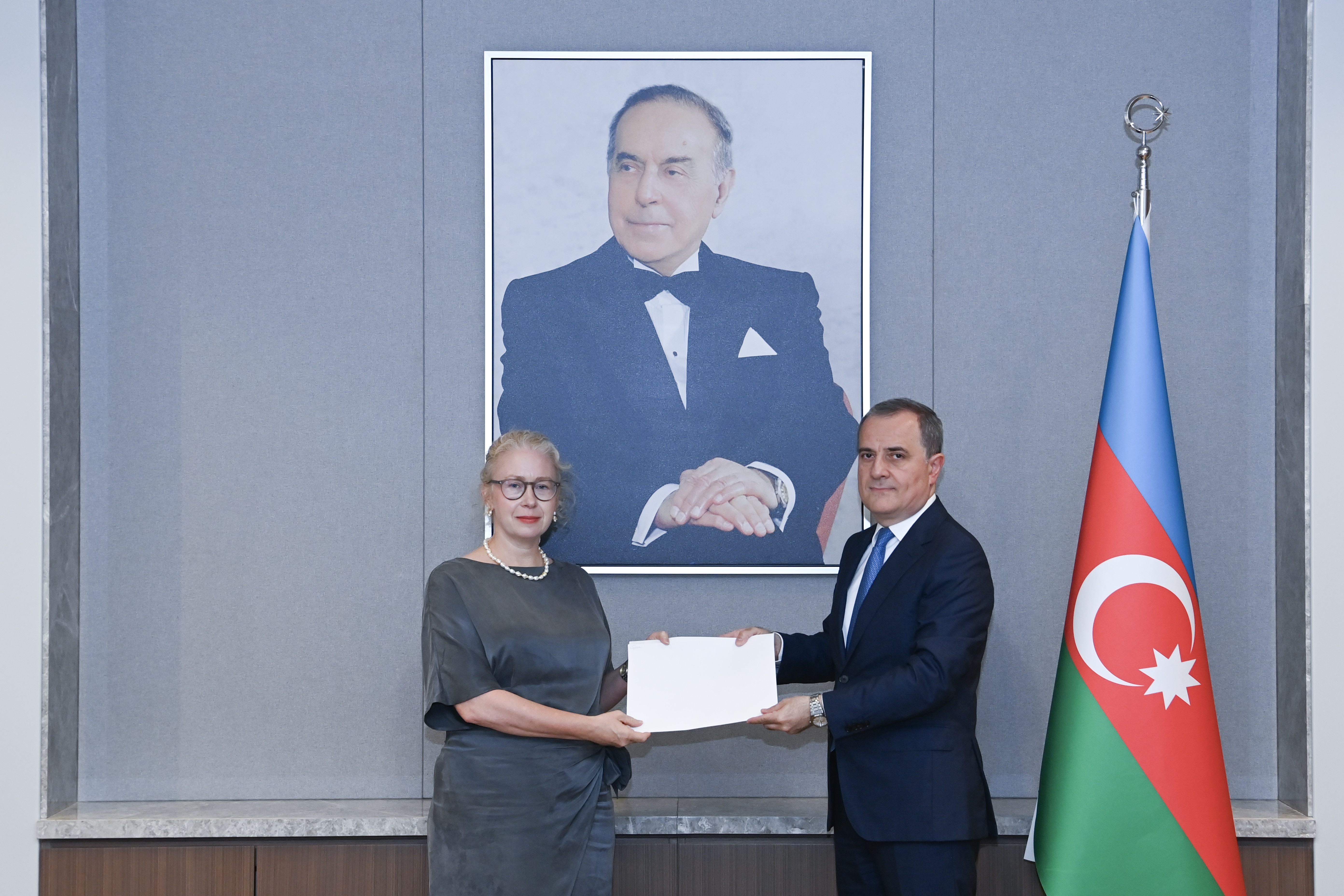 Ceyhun Bayramov İsveçin yeni səfirini qəbul etdi