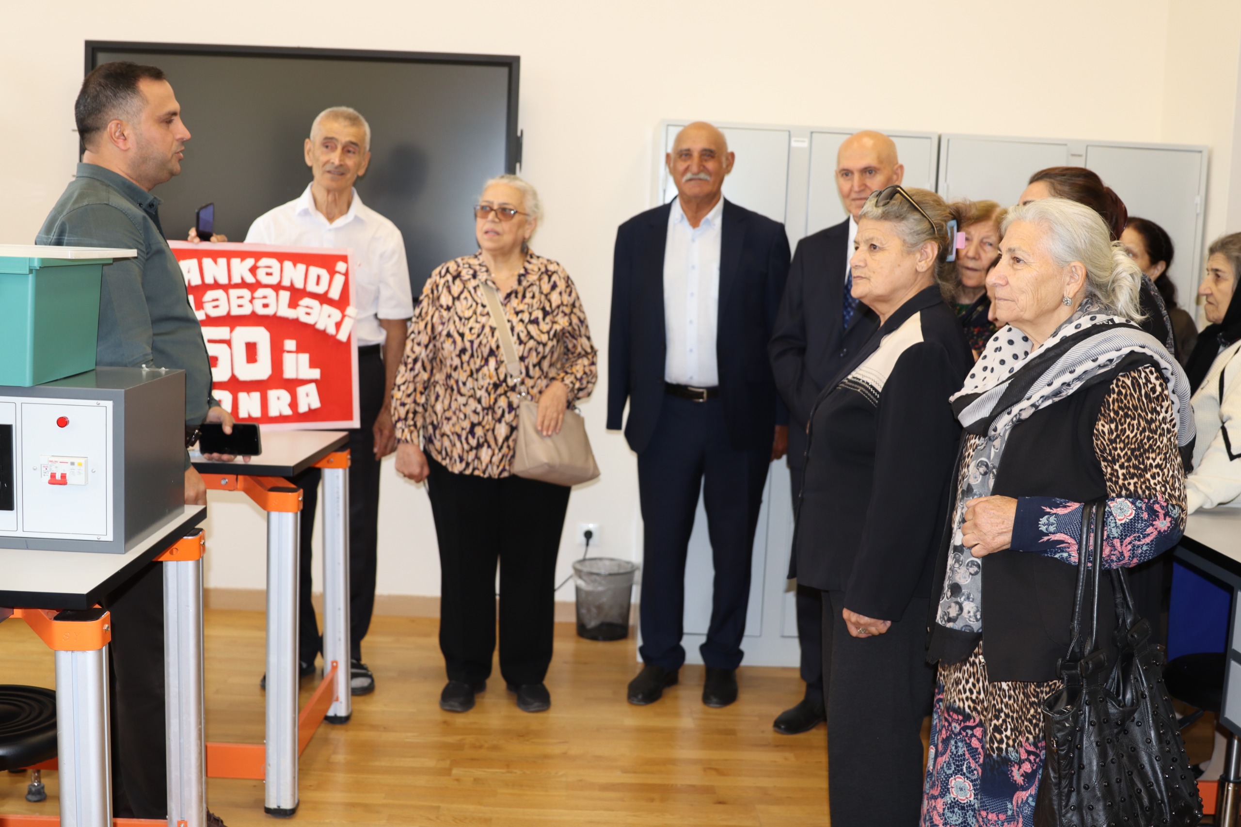 Məzunlar 50 ildən sonra Xankəndidə - GÖRÜNTÜ