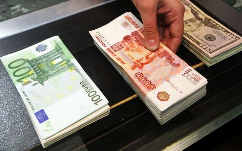 Valyuta bazarında yeni rəqəmlər - avro və rubl bahalaşdı