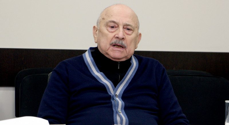 Prezident Şarovskinin vəfatı ilə bağlı nekroloq imzaladı