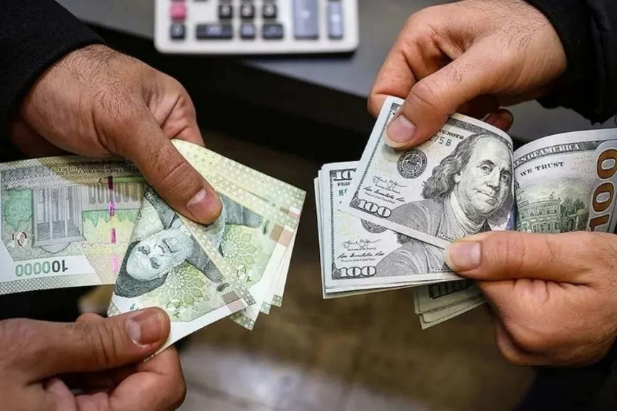 İranda dolların məzənnəsi yeni tarixi rekord qırdı&nbsp;
