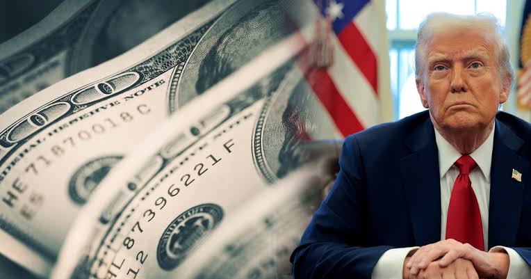 Трамп раздаст американцам деньги - каждому по 5 тысяч долларов