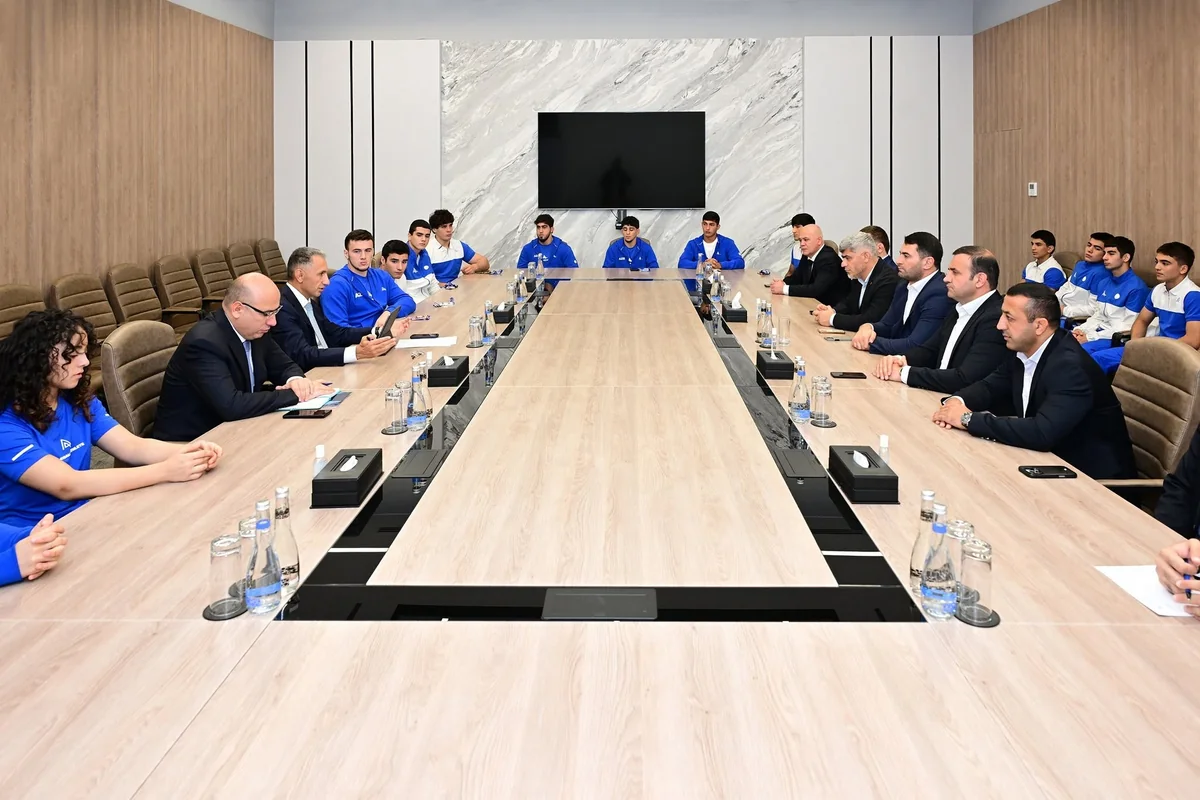 Rəşad Nəbiyev yeniyetmə və gənc cüdoçularla görüşüb