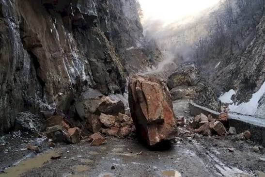 Quba-Xınalıq yolu çökdü - GÖRÜNTÜLƏR&nbsp;
