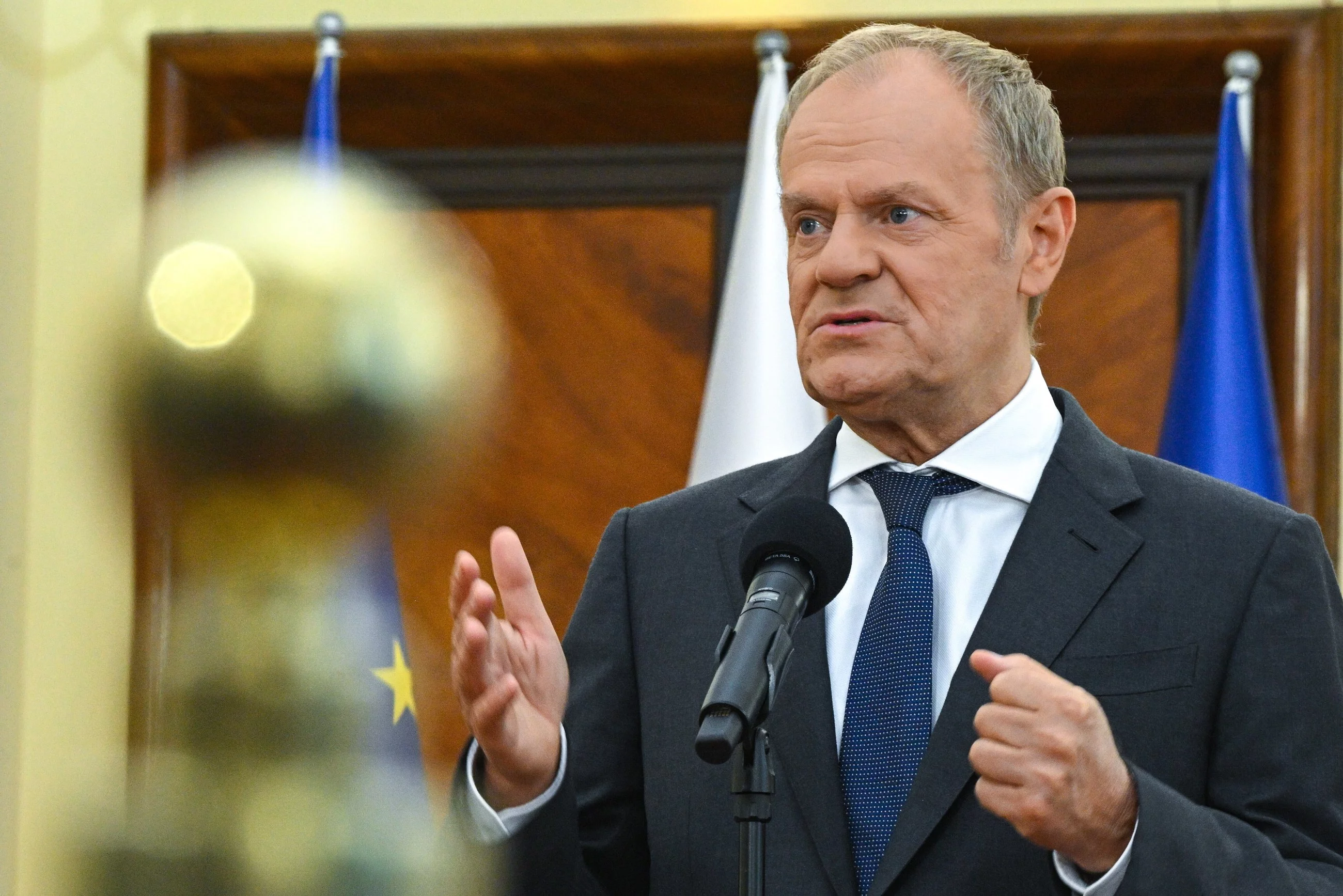 Tusk&nbsp;təcili toplantı keçirdi
