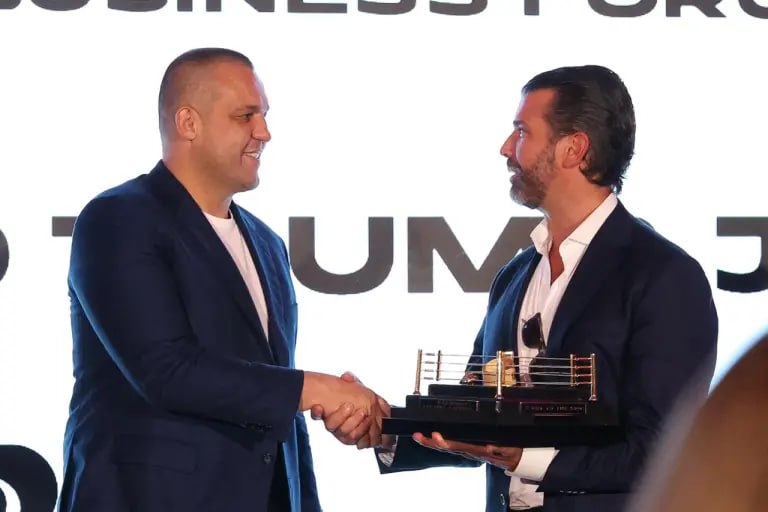 Trampın oğlunun toyunun xərclərini o qarşılayıb