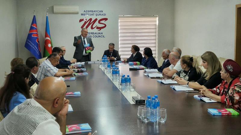 &ldquo;İstiqlal söhbətləri&rdquo; həm də Mirşahinin&nbsp;ilk kitabıdır