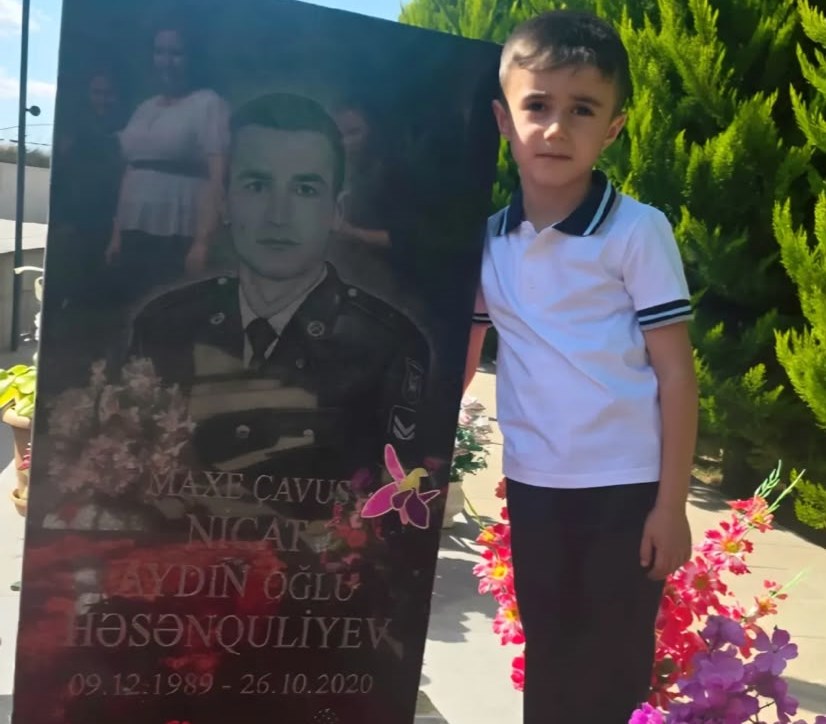 &ldquo;Kaş sən də&nbsp;yanımızda olardın&rdquo; -&nbsp;Şəhid oğlu 1-ci sinfə getdi