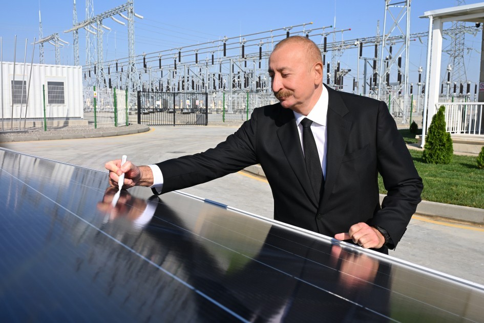 Prezident “Qobustan” Günəş Elektrik Stansiyasının açılışında - GÖRÜNTÜ