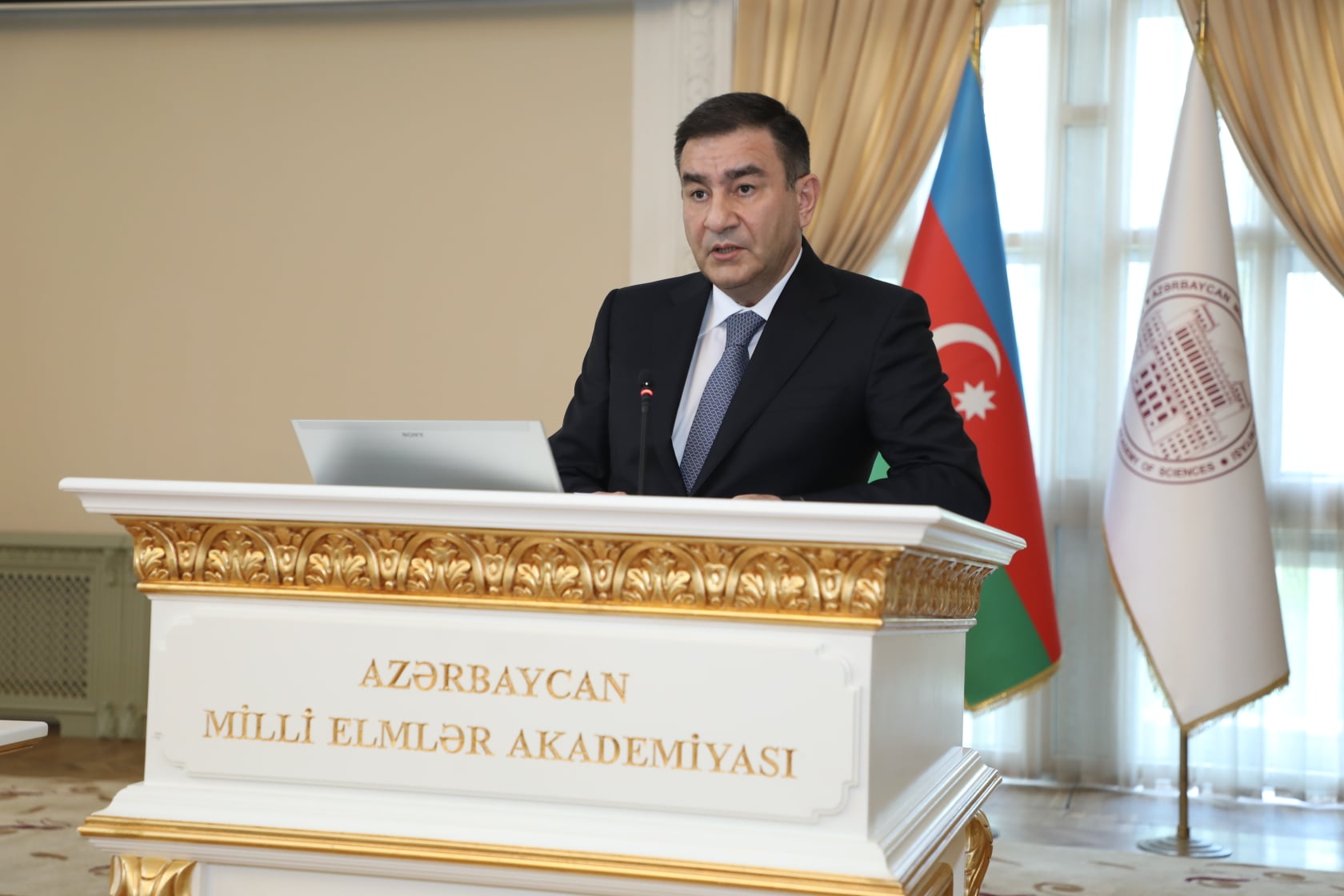 Famil Mustafayevə “Vətənə xidmətə görə” orden verildi