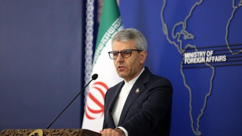 بقایی به شدت از آمریکا انتقاد کرد