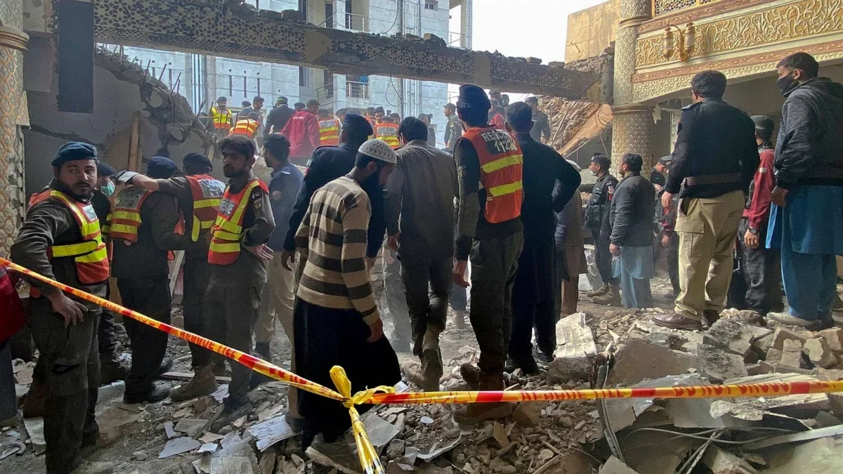 Məscid yaxınlığında terror: 31 nəfər öldü, 16-sı polisdir
