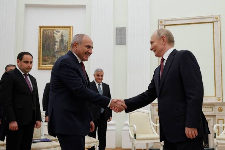Putin Paşinyana məktub yazdı