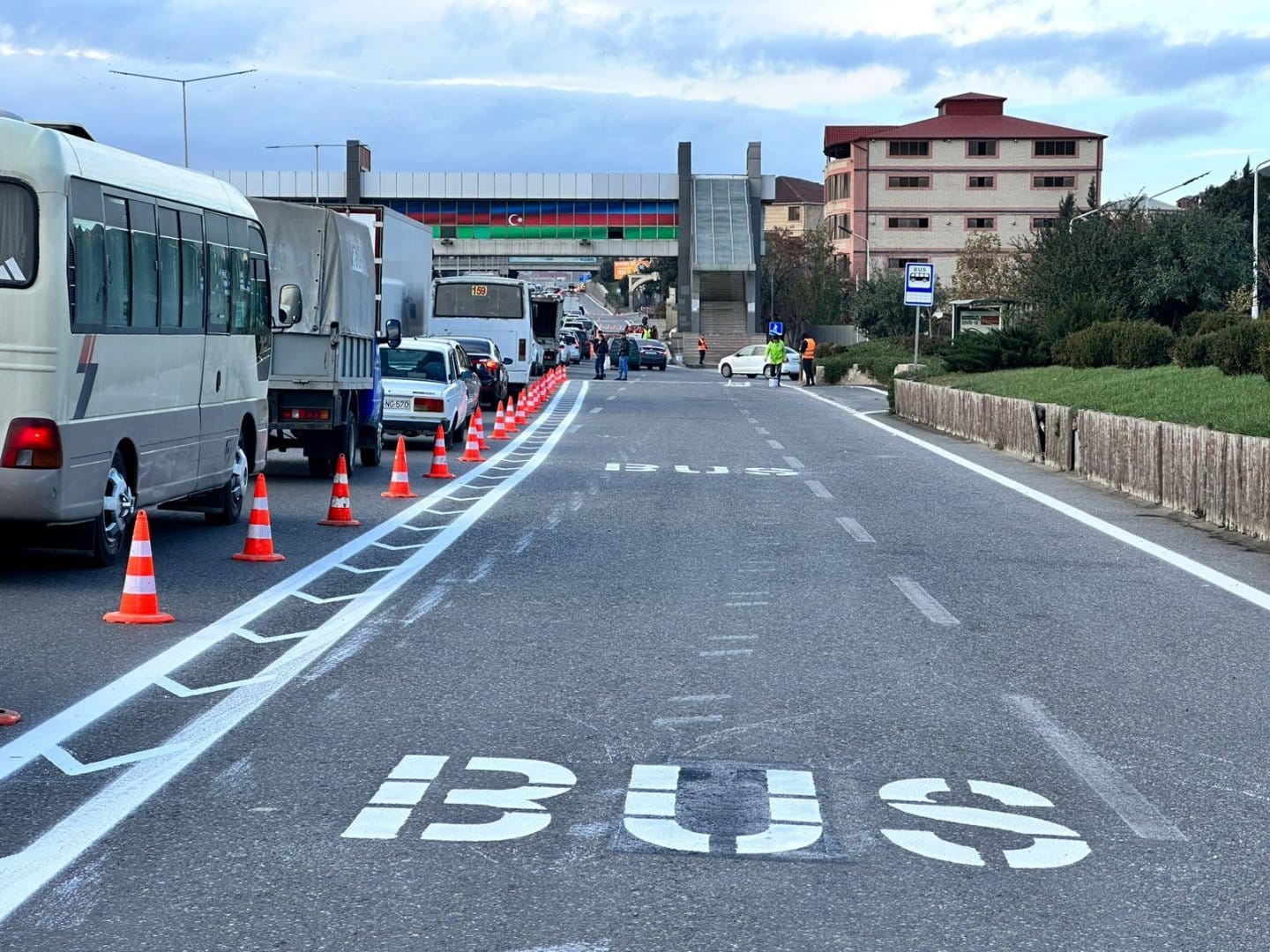 Bu küçələrdə də avtobus zolaqları var - GÖRÜNTÜLƏR