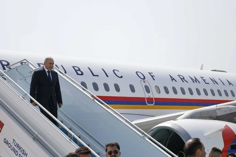 Paşinyan Amerikaya getdi