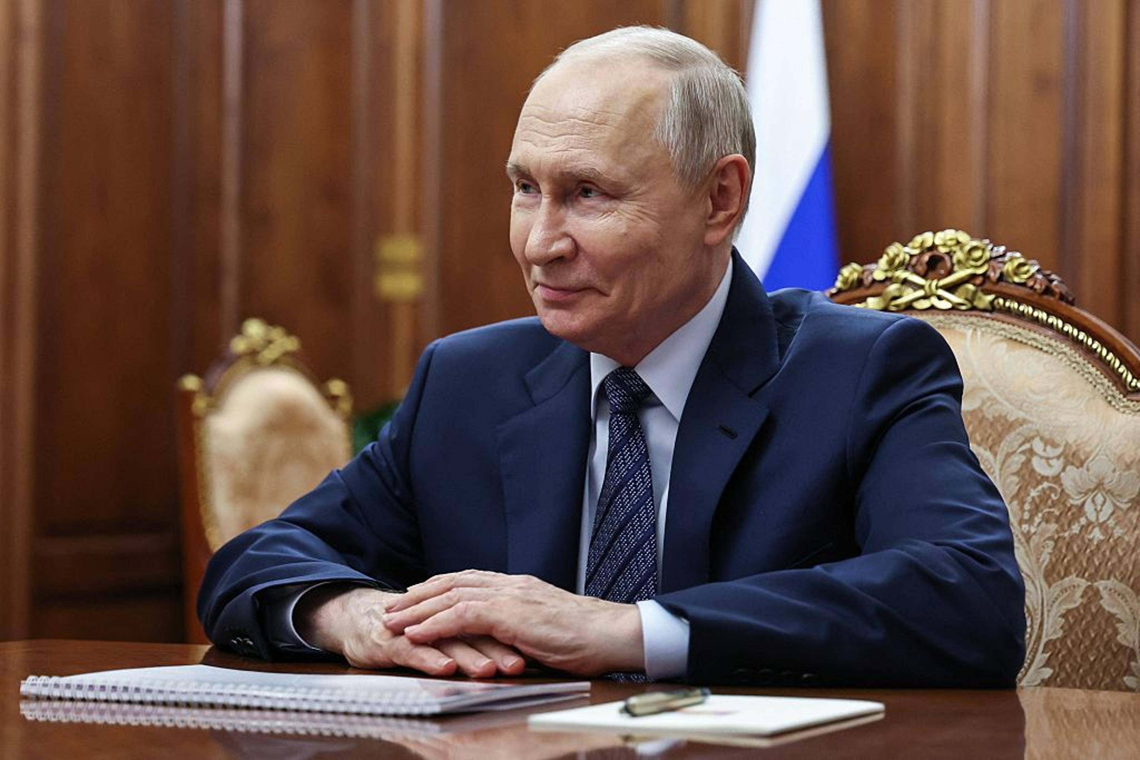 Putin Trampla görüşdən imtina edir, Çinə gedəcək