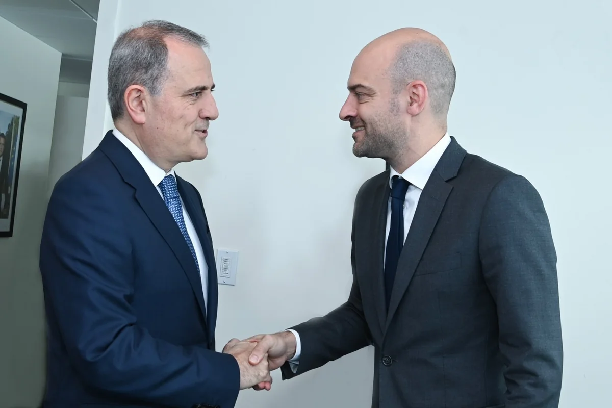 Bayramov fransalı həmkarı ilə görüşdü