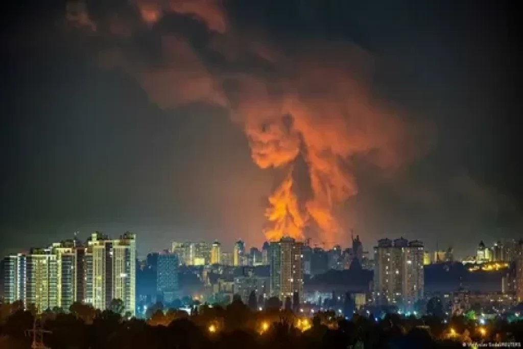 Kiev'e füze saldırısında 2 kişi öldü, 6 kişi yaralandı
