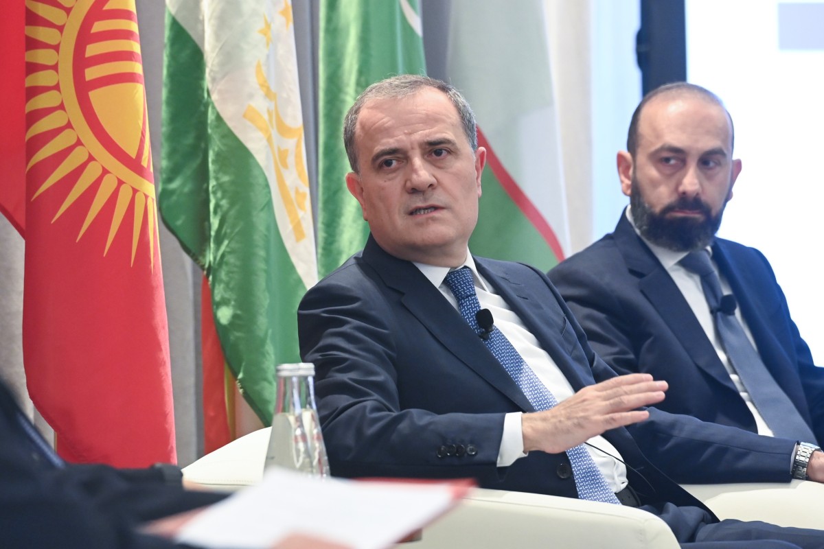 Ceyhun Bayramov “Tramp marşrutu”ndan danışdı