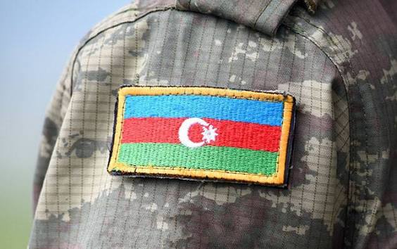 Hərbçilərin maaş və pensiyaları artırılır - Açıqlama