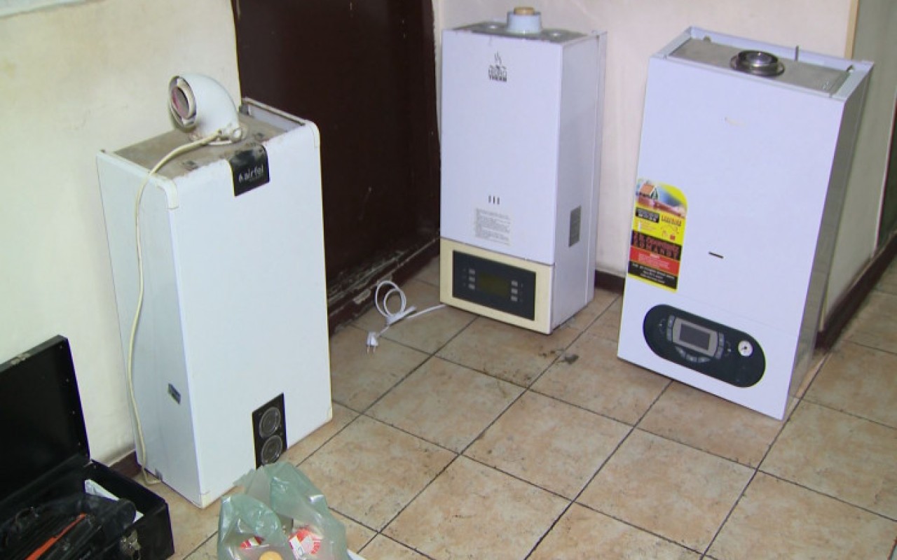 Anbardan 48 kombi oğurladılar, 4 nəfər saxlanıldı