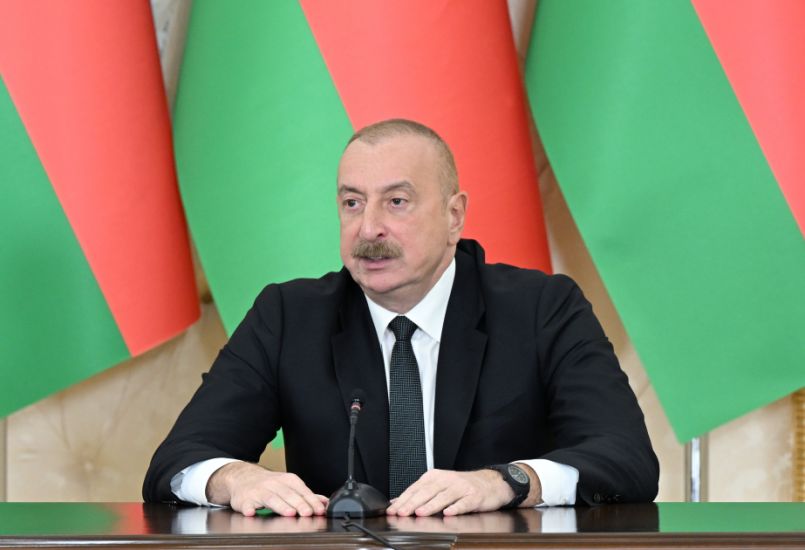 Prezident icra başçısını vəzifəsindən azad etdi