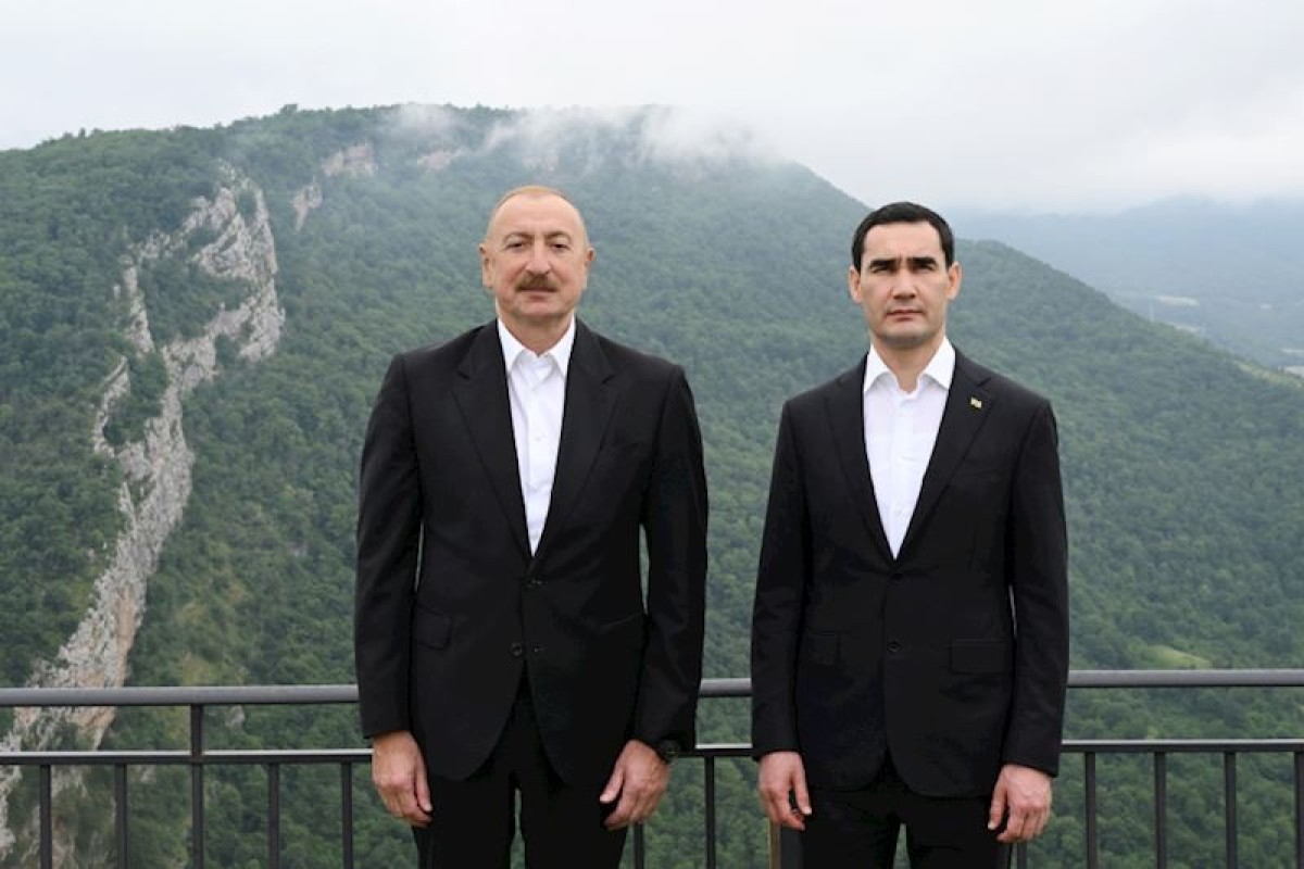 Prezident Sərdar Berdiməhəmmədovu təbrik etdi