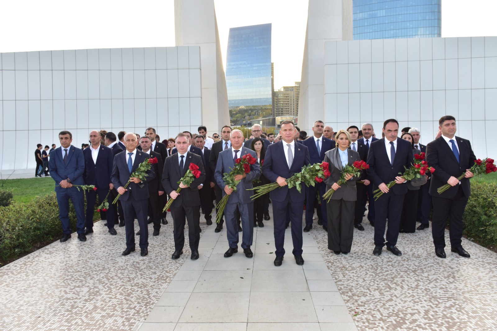 AHİK,&nbsp;üzv və tabe təşkilatların kollektivləri Zəfər parkını ziyarət ediblər