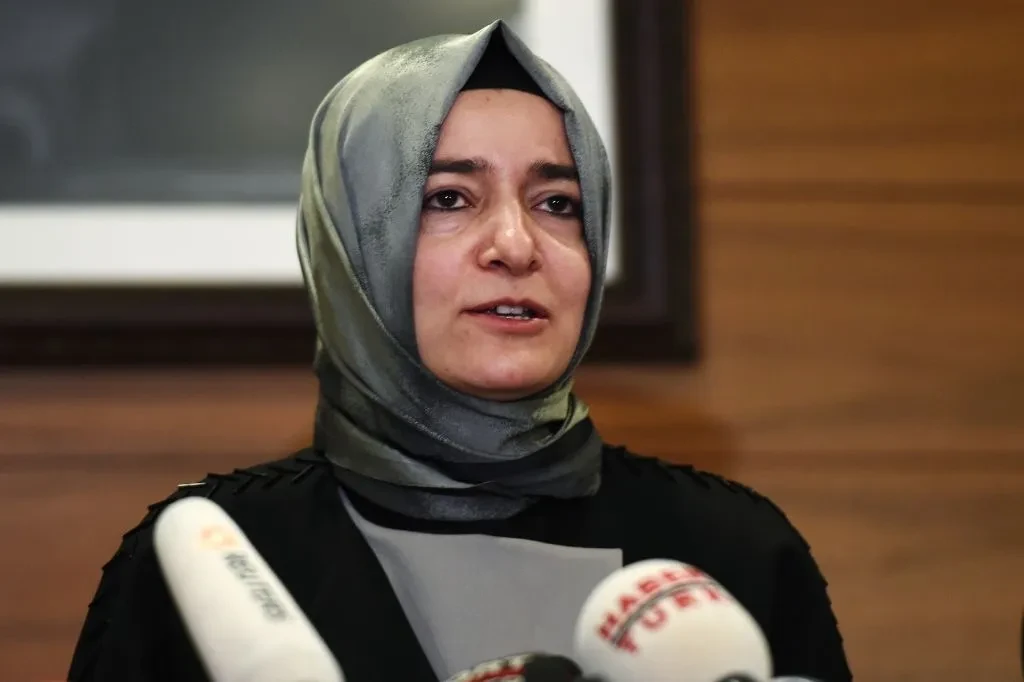 Ərdoğanın müavini istefa verib