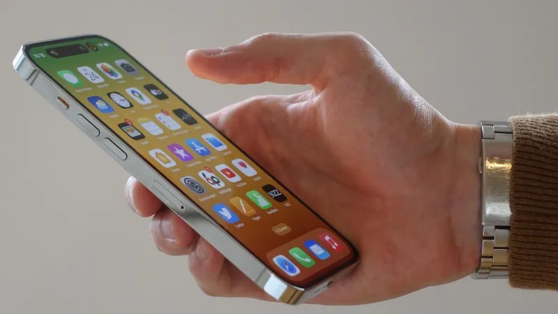 Ən bahalı "iPhone"da gözlənilməz QÜSUR